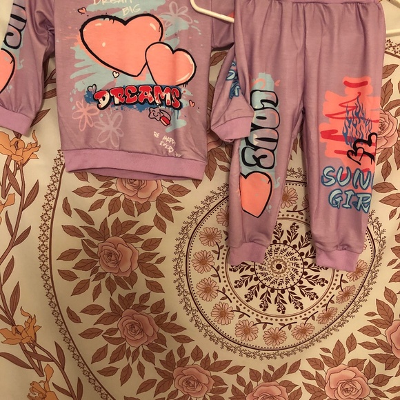 New without tag Toddlers girls graphic detail jogger set - Picture 1 of 6